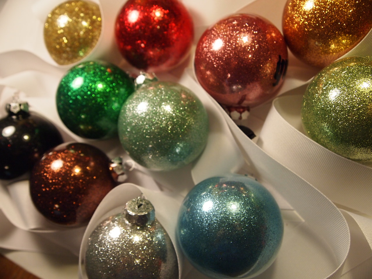 Details about   30X Glitter Christmas Balls Baubles Xmas Tree Ornaments Christmas Home Decor DIY 